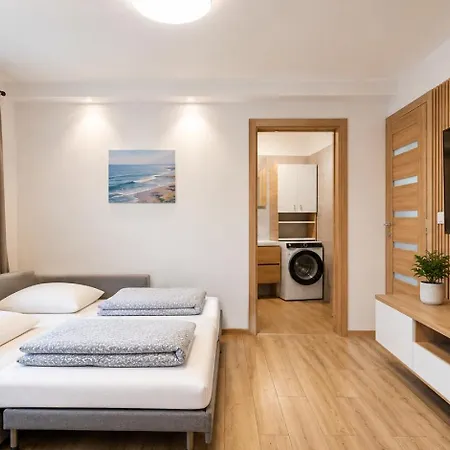 Апартаменты Modern 2 With Terrace, Chrenoviska