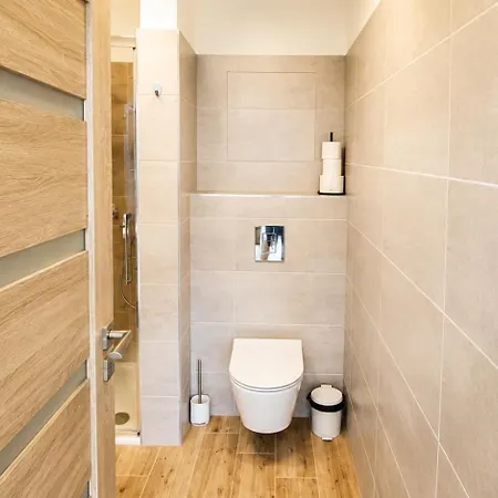 Modern 2 With Terrace, Chrenoviska Апартаменты *